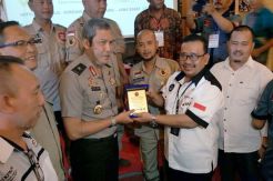 Deterrence Bribes and Corruption, Society Must be Active