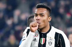 Cegah Rayuan Chelsea, Juve Ikat Sandro dengan Kontrak Baru