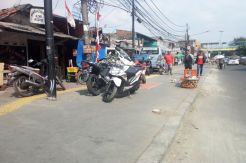 Sterilisasi Trotoar Nyaman Buat Warga, Tukang Parkir: Ganggu Penghasilan