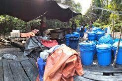 Berada di Hutan, Pabrik Miras Beromzet Ratusan Juta Digerebek