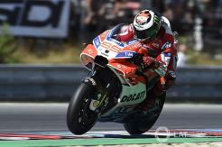 Valentino Rossi Blak-Blakan Khawatir Ancaman Jorge Lorenzo di Brno