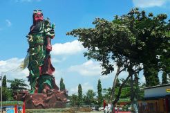 There is SARA Issue Behind Controversy of Giant Chinese Gods Statue in Tuban?