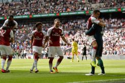 Adidas Gantikan Puma Suplai Jersey Arsenal?