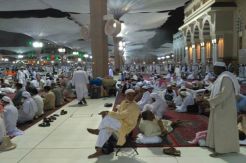 Sektor Khusus Masjid Nabawi Dibekali 30 Sandal Jepit Per Minggu
