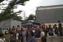 Izin Lengkap, Pengurus...