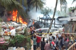Rumah Hangus Dilalap Api, Dua Mobil Pemadam Dikerahkan