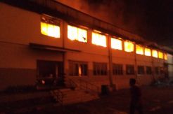Pabrik Garmen Terbesar di Purwakarta Terbakar