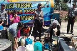 Krisis Air Bersih, Ratusan Warga Rebutan Air