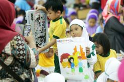 Recommend Color and Culture in Children Early