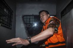 Andi Narogong Jalani...