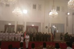 Jokowi Kukuhkan Paskibraka...