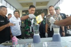 Hendak Kabur ke Hutan Bawa Ribuan Ekstasi, 2 Pemuda Ditembak