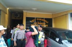 Bekap Karyawati Toko Kerudung, Pria Ini Diamuk Massa