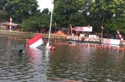 Pengibaran Bendera di...