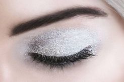 Mata Cokelat Makin Sempurna dengan 4 Warna Eyeshadow Ini
