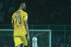 Ezechiel Mulai Nikmati Atmosfer Persib Bandung