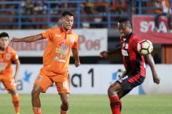 Persipura Pertahankan Takhta, Persija Tertahan