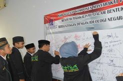 Komponen Masyarakat Purwakarta Tanda Tangan Deklarasi Tolak Radikalisme