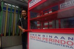 Pedagang di Cilegon Dapat Gerobak Gratis dari Perindo