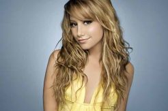 Ashley Tisdale Sesalkan Perseteruan Antar Artis