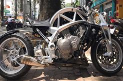 Ariel Ace R, Motor Terlangka di Dunia  Nangkring di Trotoar