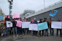 Hina Wartawan, Kapolres Way Kanan Terus Didemo