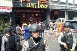 Densus 88 dan Polda...