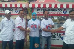 Pedagang Kecil Berharap Program Bantuan Gerobak Perindo Terus Berlanjut