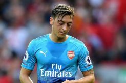 Arsenal Rela Tukar Guling Mesut Ozil dengan Arda Turan