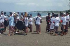 Lestarikan Budaya, Warga...
