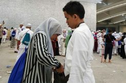 Bersama Anak Bungsunya,...