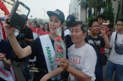 Pertamina Lubricants Bagi-bagi Oli Gratis di Bundaran HI