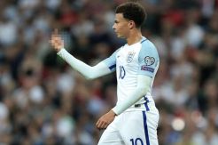 Acungkan Jari Tengah Saat Bela Inggris, Alli Terancam Skorsing