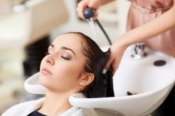 5 Alasan Wanita Berhijab Harus ke Salon