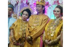 Pemuda Bone Persunting Bule Jerman, Pakai Baju Adat Bugis di Pelaminan