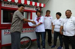 Perindo Bagikan Gerobak UMKM & Fogging Gratis di Tangerang