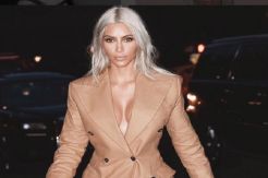 Kim Kardashian Tampil...
