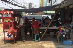Berkat Gerobak Perindo Roswandi Raup Penghasilan Rp48 Juta Per Bulan