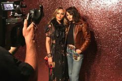 Cinta Laura Bakal Duet...