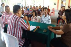 Pemkab Minahasa Tenggara Nikahkan 17 Pasang Lansia