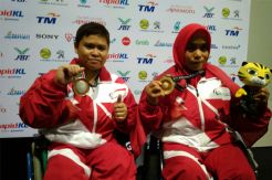 Lagi, Angkat Berat Sumbang Emas buat Kontingen Indonesia