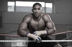 Jelang Hadapi Kubrat Pulev, Joshua Keranjingan Narcos