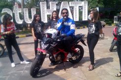 Chicco Jerikho Tes Motor Honda CB150 R di Pekanbaru