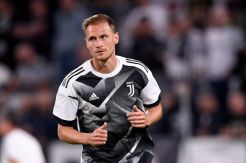 Belum Catatkan Debut, Bek Anyar Juventus Sudah Berurusan dengan Tim Medis