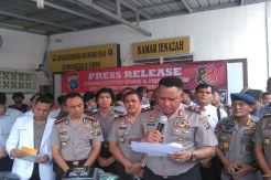 Empat Perampok Sadis...