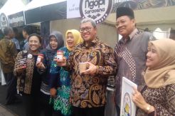Aher Ajak Masyarakat Nikmati Kopi dan Teh Berkualitas di Gedung Sate Festival