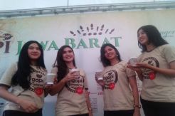 Ngopi Saraosna Bareng Gadis-gadis Cantik di Festival Gedung Sate