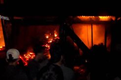 Pasar Rengasdengklok Karawang Terbakar, 30 Toko Ludes