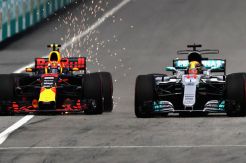 Dikalahkan Verstappen, Hamilton Khawatirkan Kecepatan Mercedes