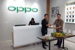 Oppo Buka Gerai Ke-212 di Kota Bandung